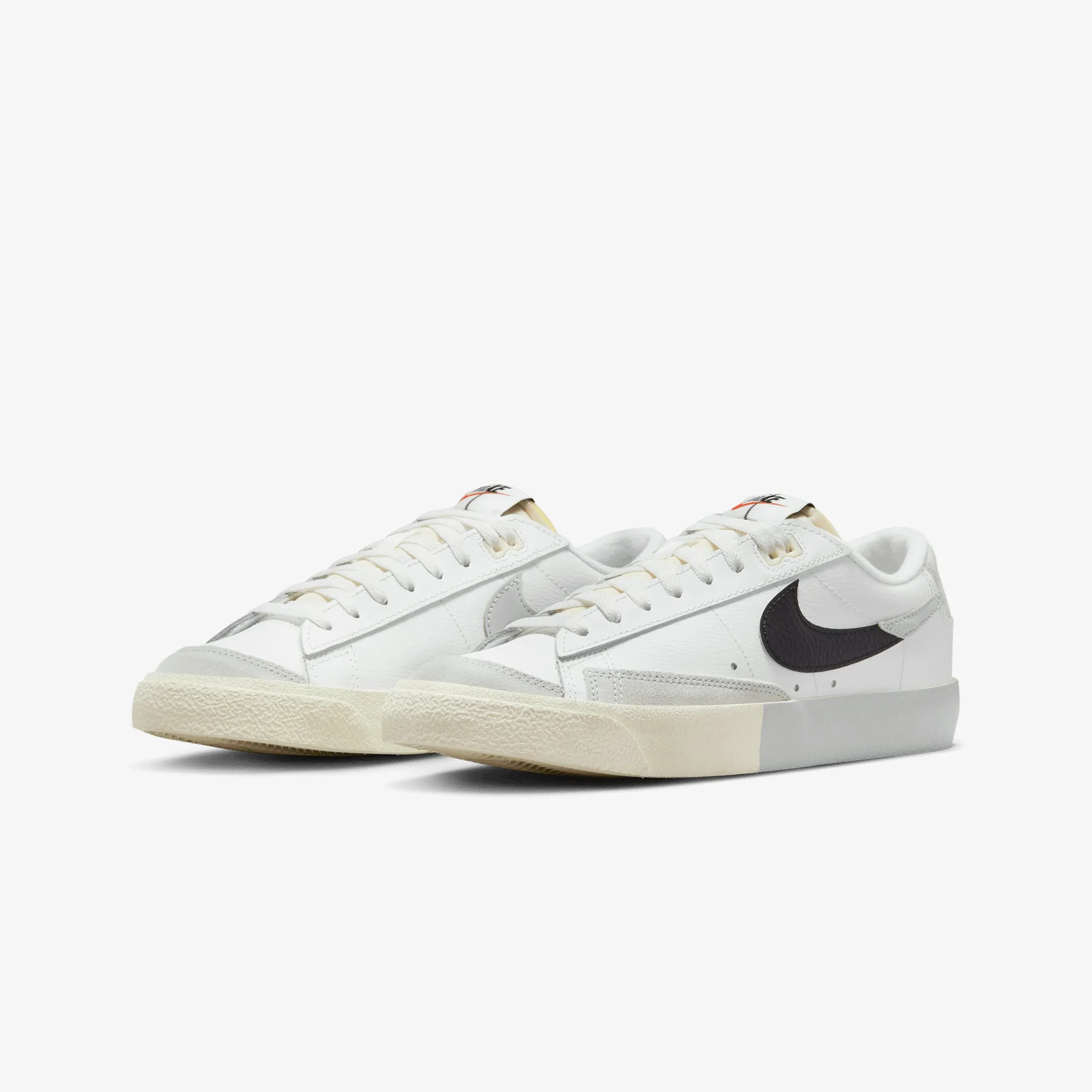 BLAZER LOW '77 SE REMIX 'SUMMIT WHITE/LIGHT SILVER-BLACK'