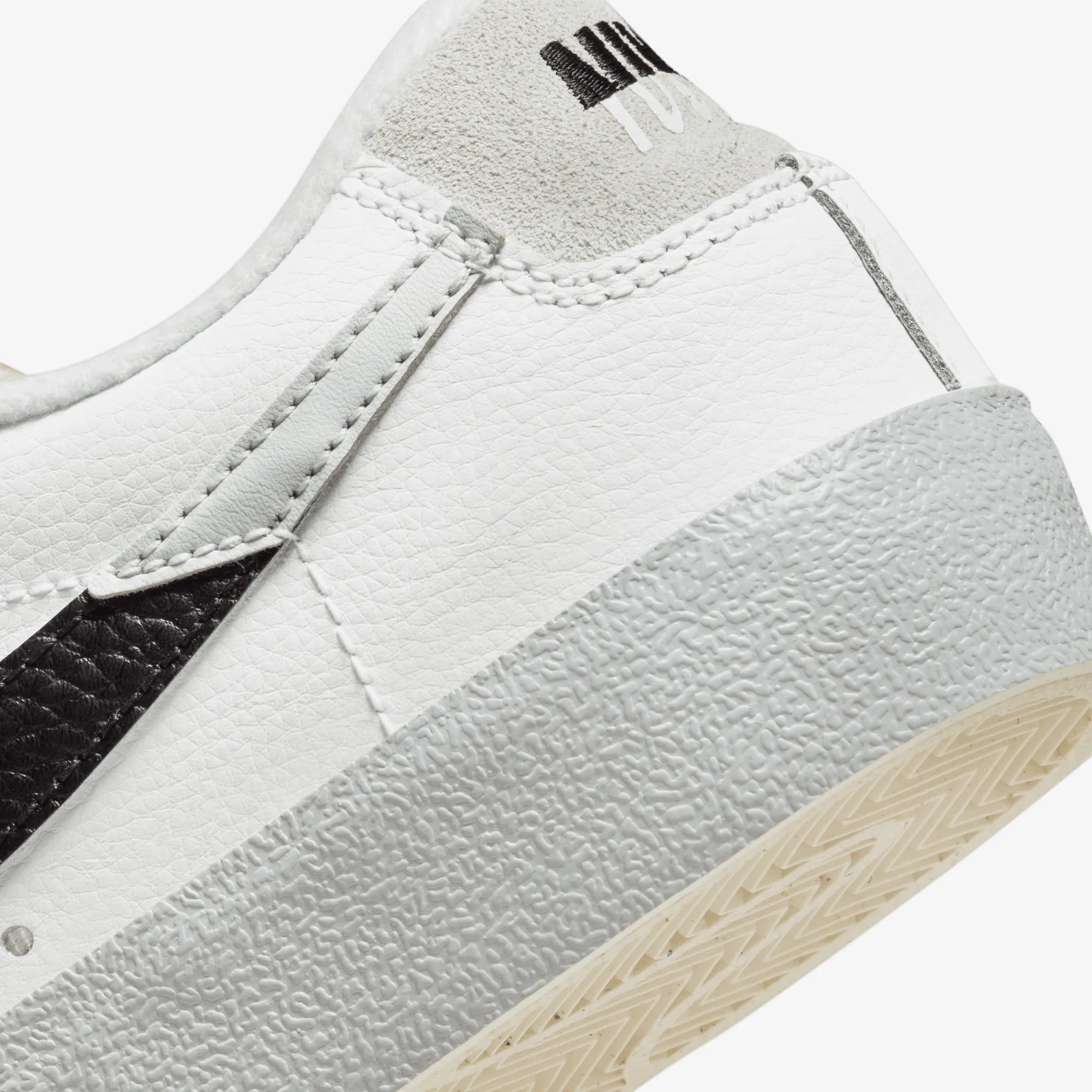 BLAZER LOW '77 SE REMIX 'SUMMIT WHITE/LIGHT SILVER-BLACK'