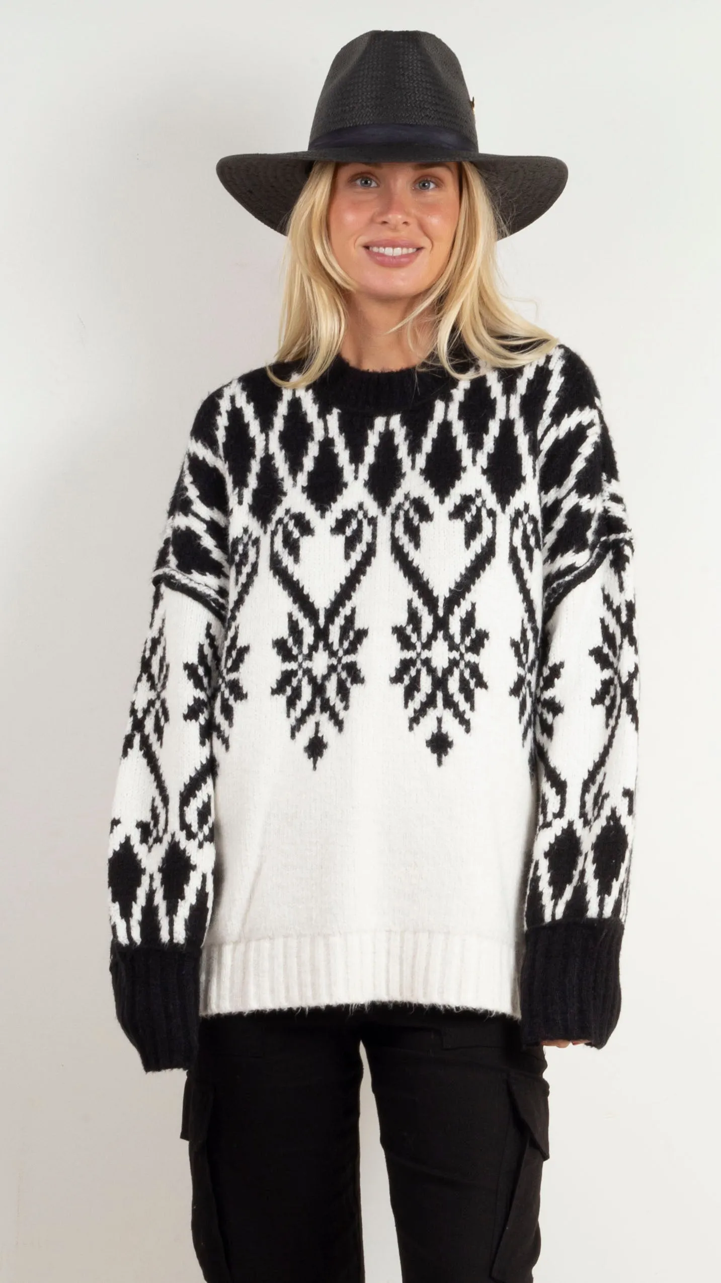 Fireside Tunic - White/ Black