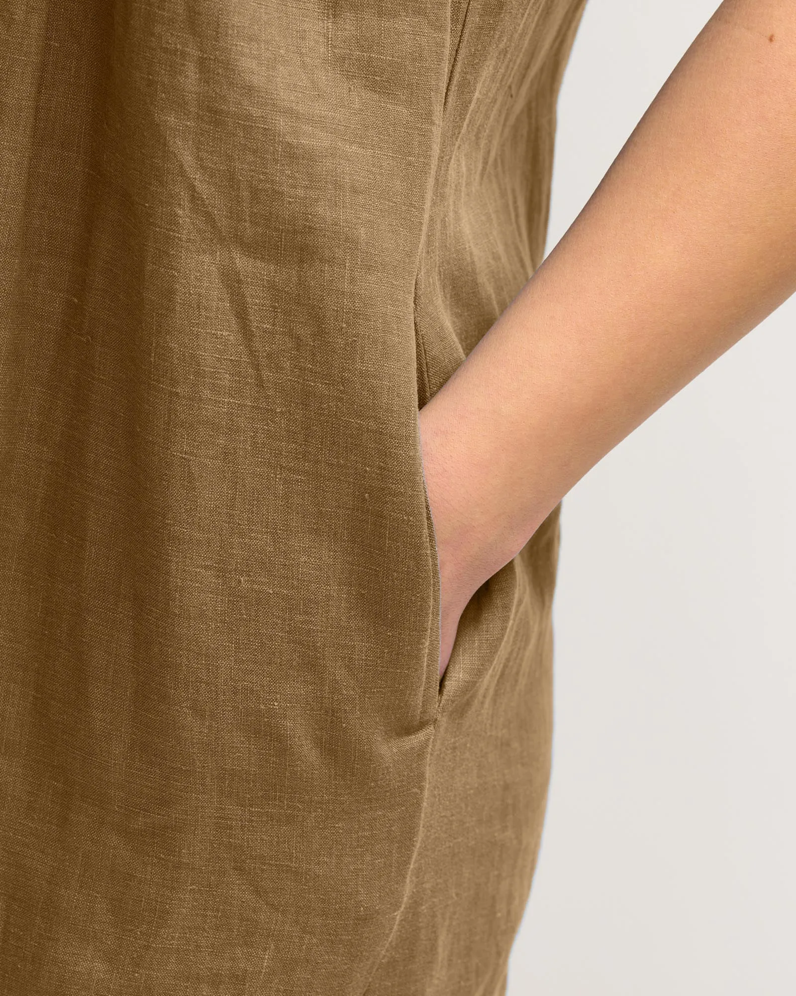 LINEN SLEEVELESS TUNIC