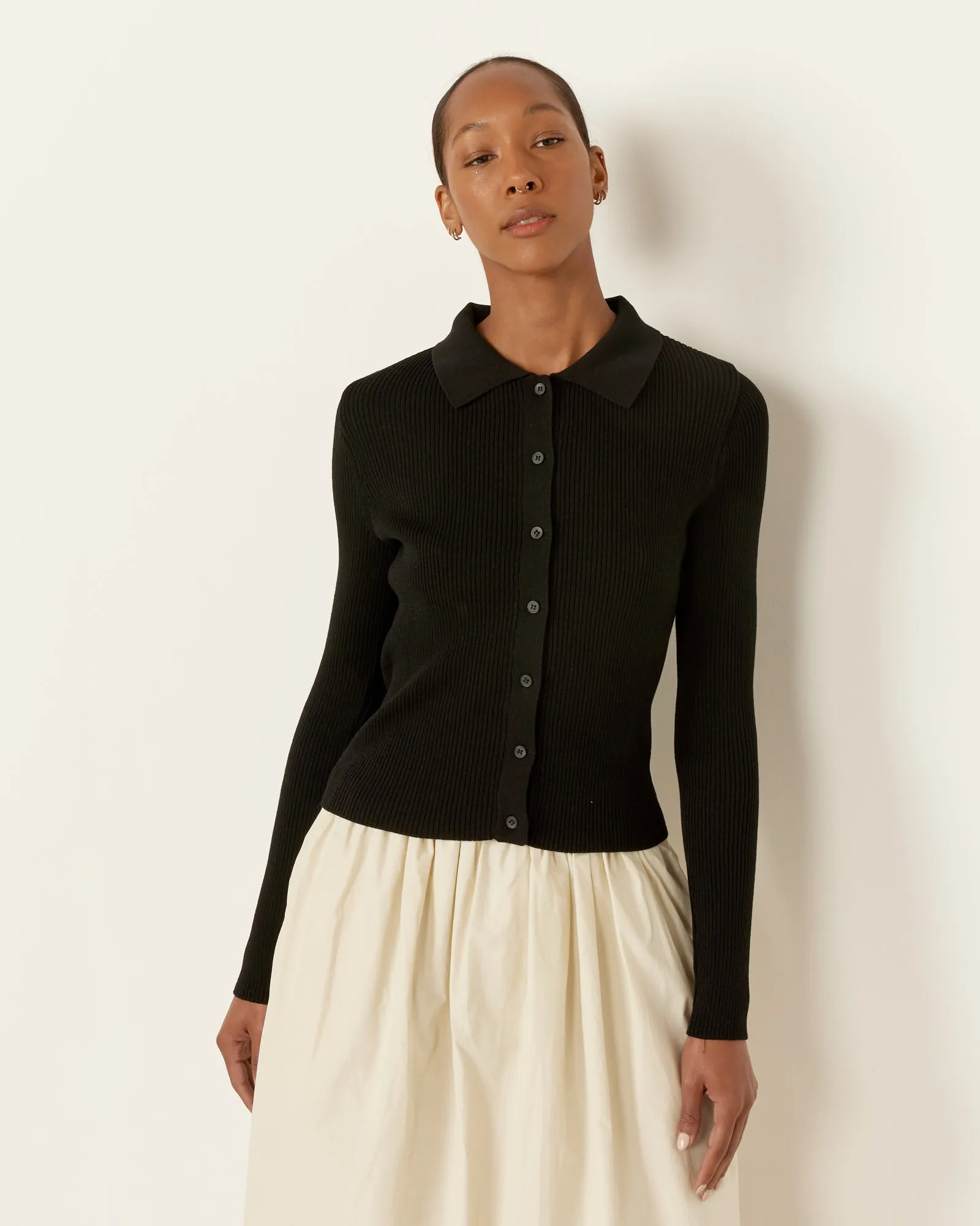 Ribbed Short Cardigan in Black