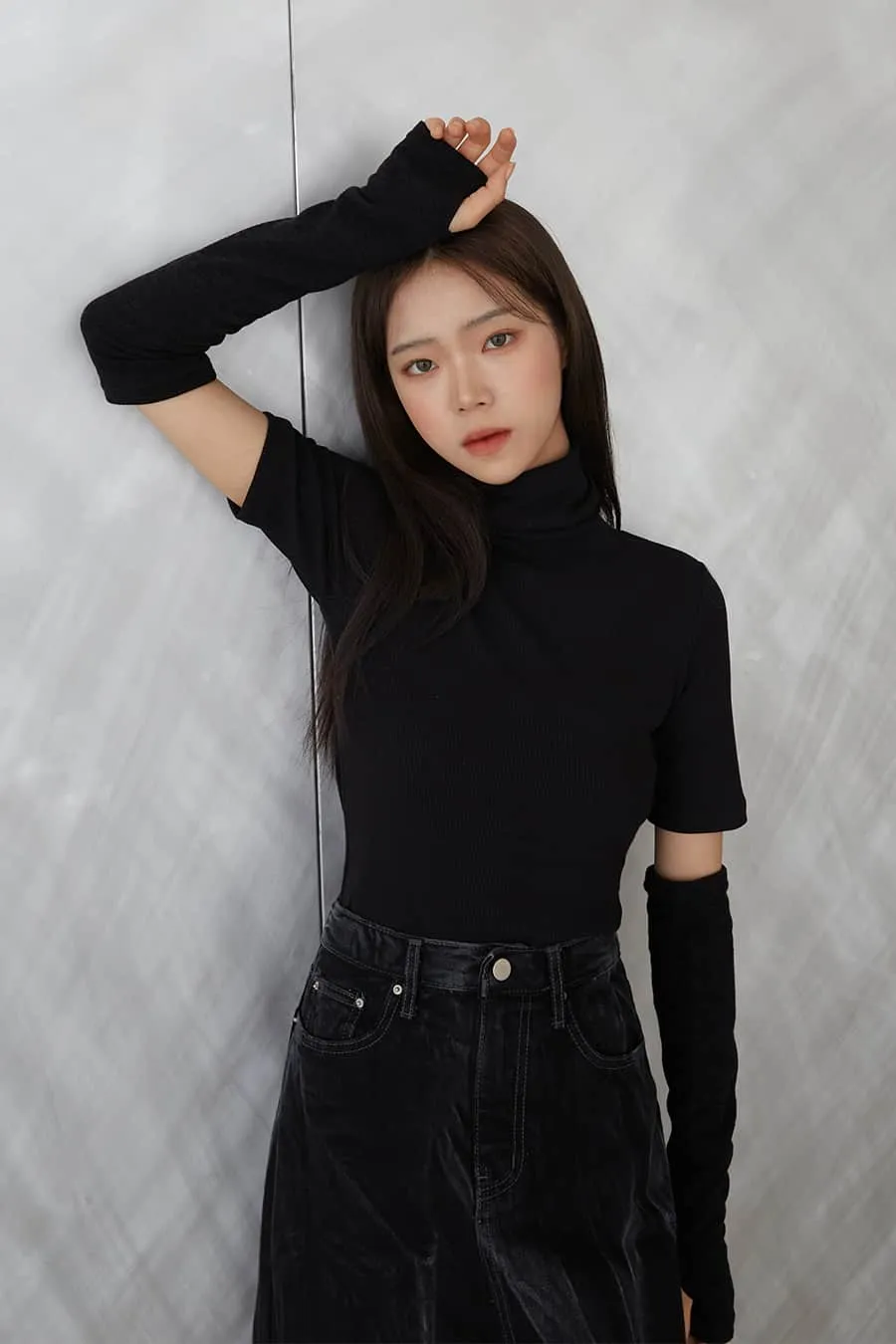 Short Sleeved Turtleneck Top F02