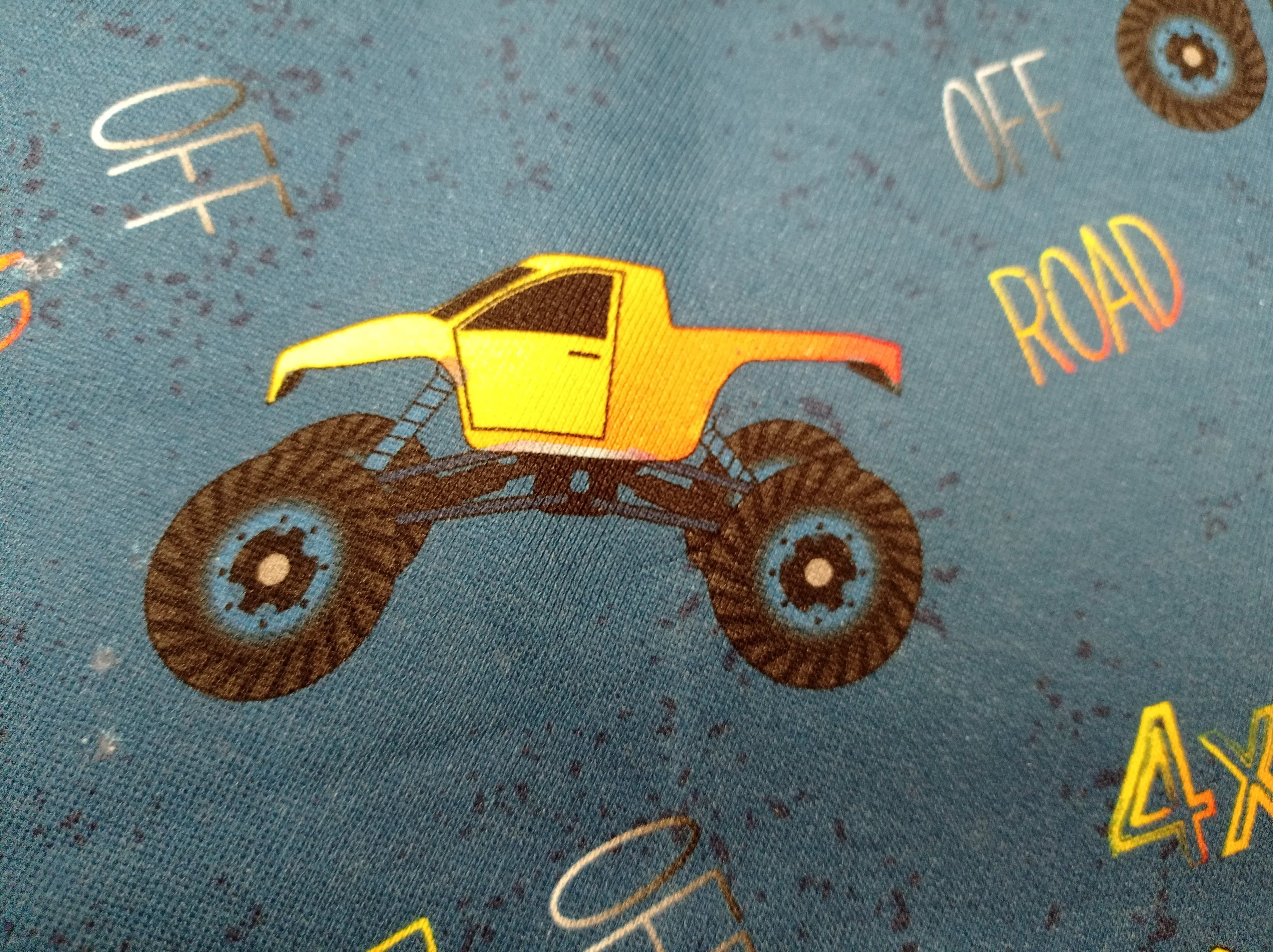 Warmer, kuscheliger Sweat in blau mit Monstertrucks